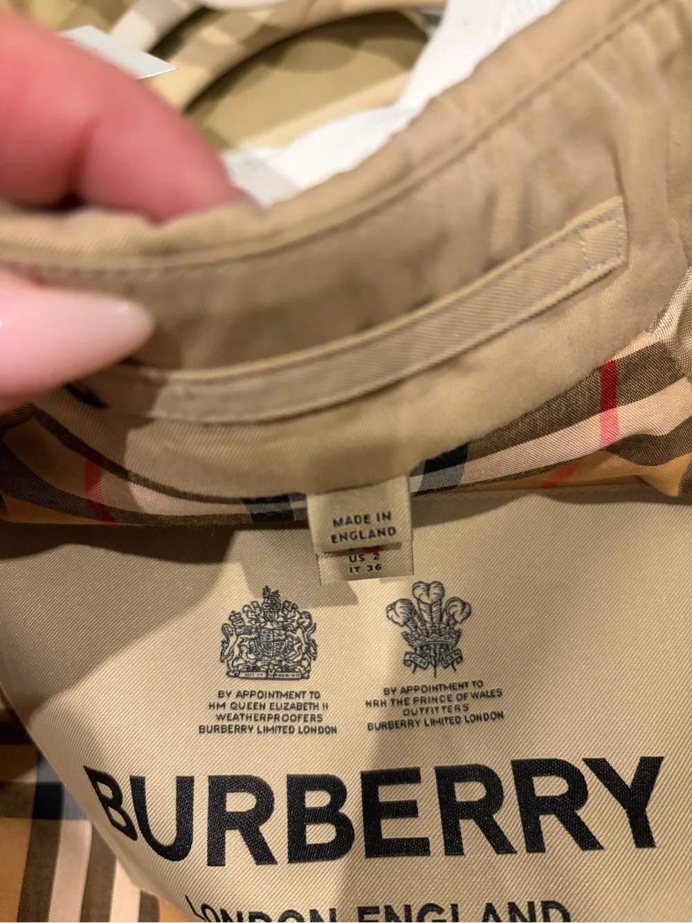 Burberry long Waterloo heritage trench coat in honey - Picture 5 of 10